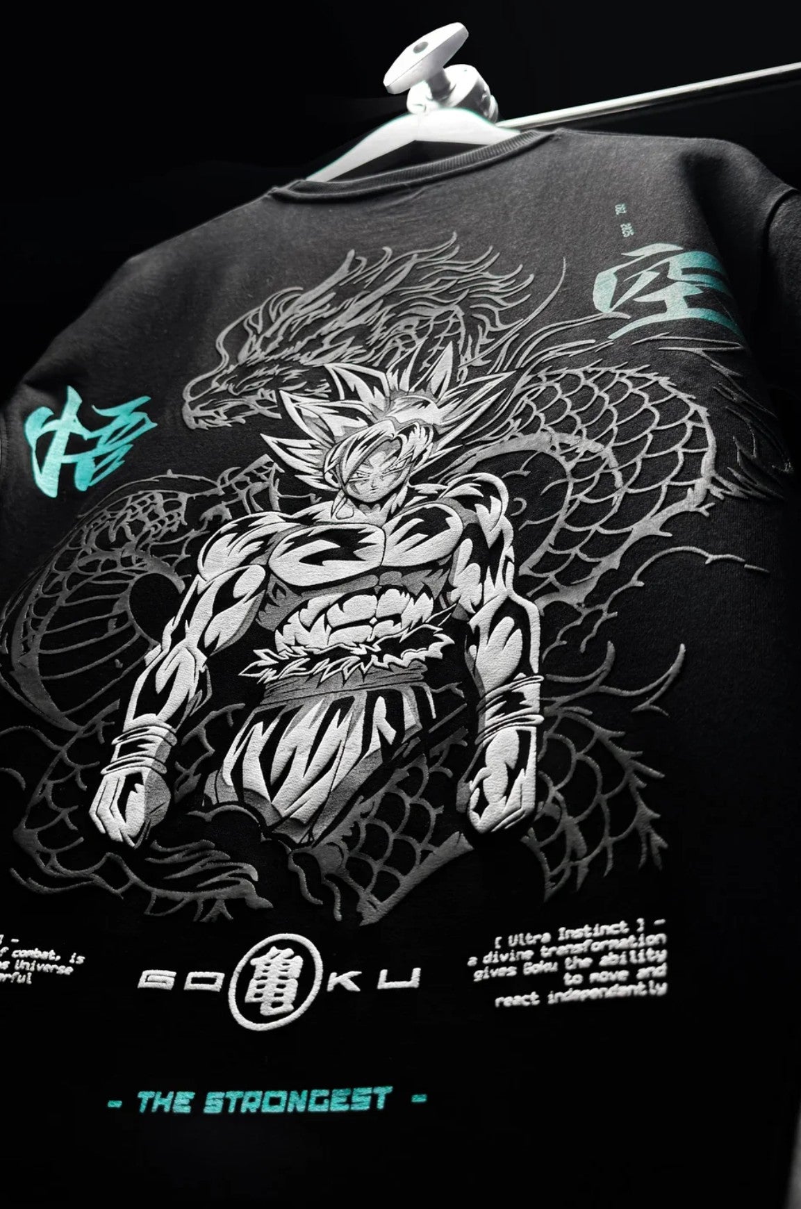 ULTRA INSTINCT GOKU / OVERSIZED T-SHIRT