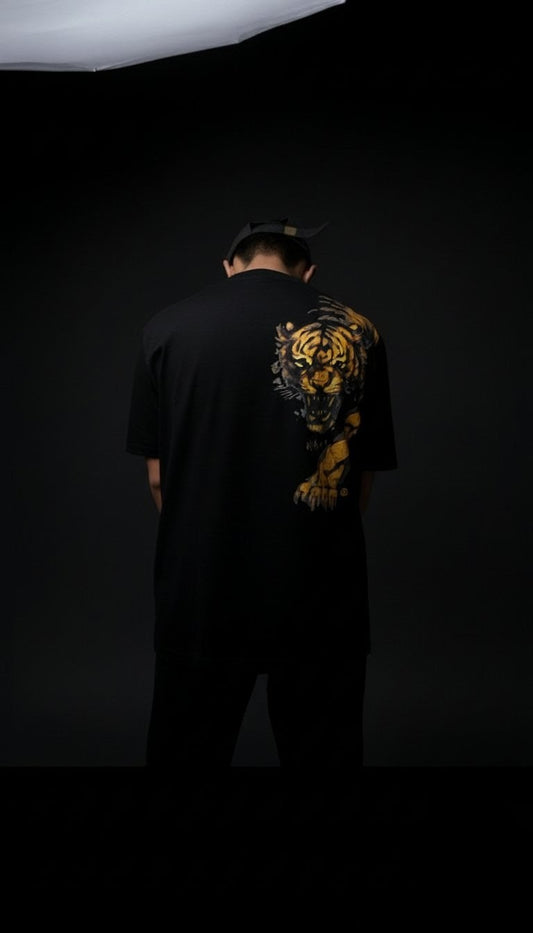 THE WILD TIGER / OVERSIZED T-SHIRT